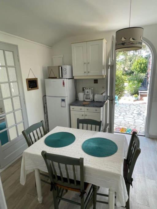 Adorable Petite Maison A 400M De La Mer Villa Saint-Georges-de-Didonne Buitenkant foto